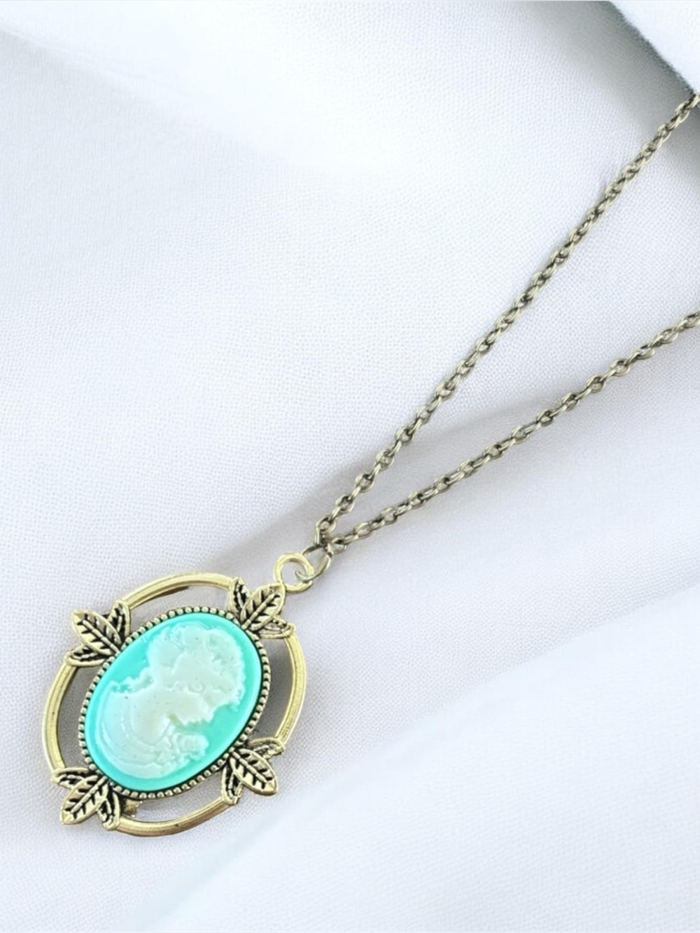 5/$25 Vintage Inspired Oval Ornate Cameo Necklace